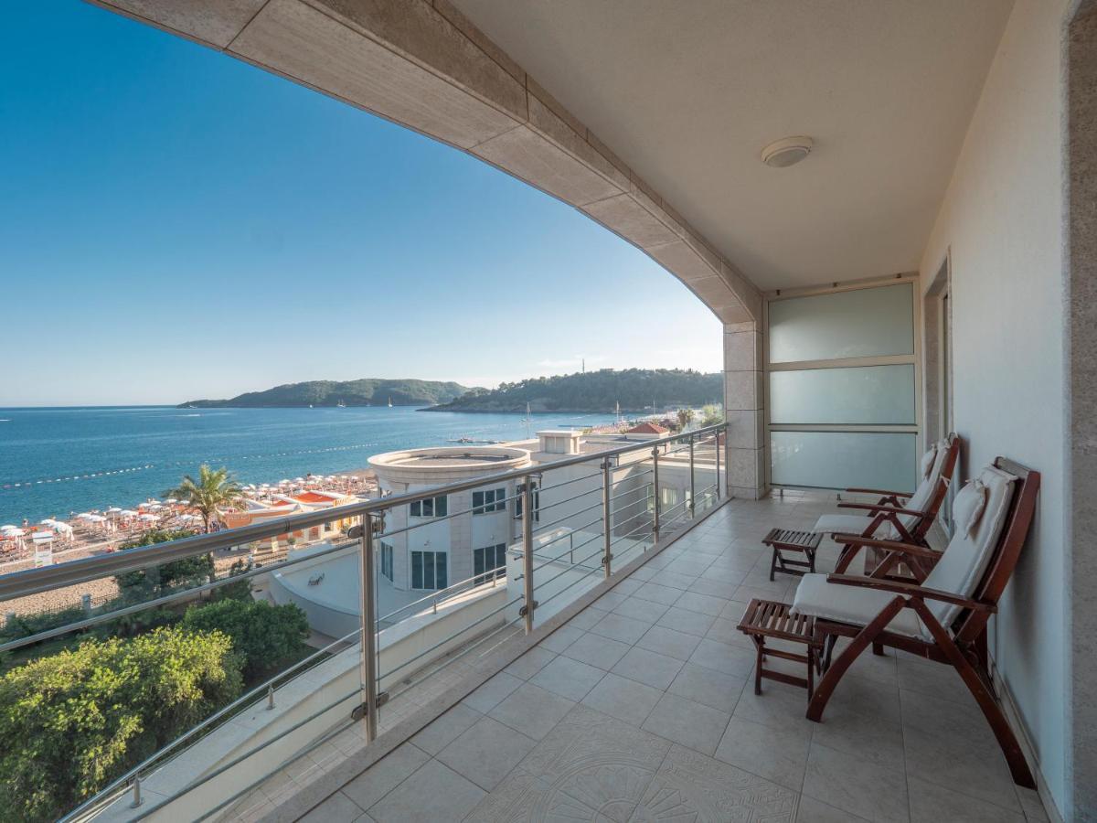 Splendid Conference & Spa Resort Budva Bagian luar foto A balcony