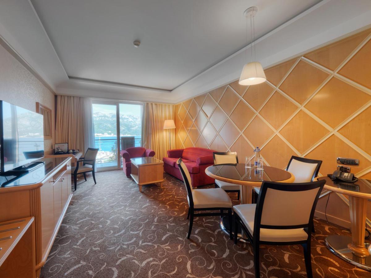 Splendid Conference & Spa Resort Budva Bagian luar foto A suite on board