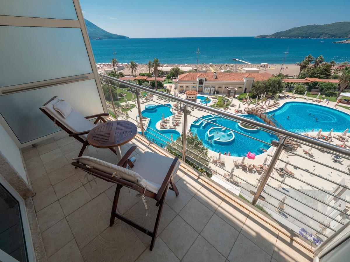 Splendid Conference & Spa Resort Budva Bagian luar foto A balcony