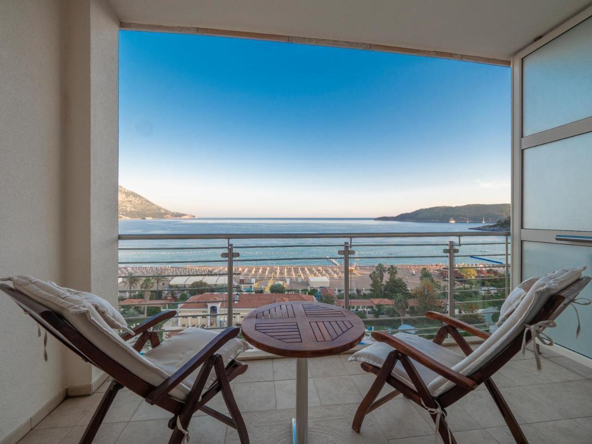 Splendid Conference & Spa Resort Budva Bagian luar foto A balcony in Turkey