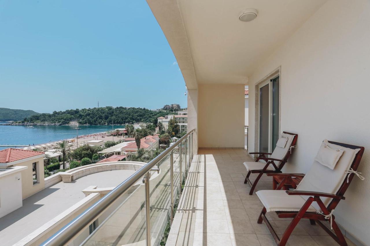 Splendid Conference & Spa Resort Budva Bagian luar foto A balcony