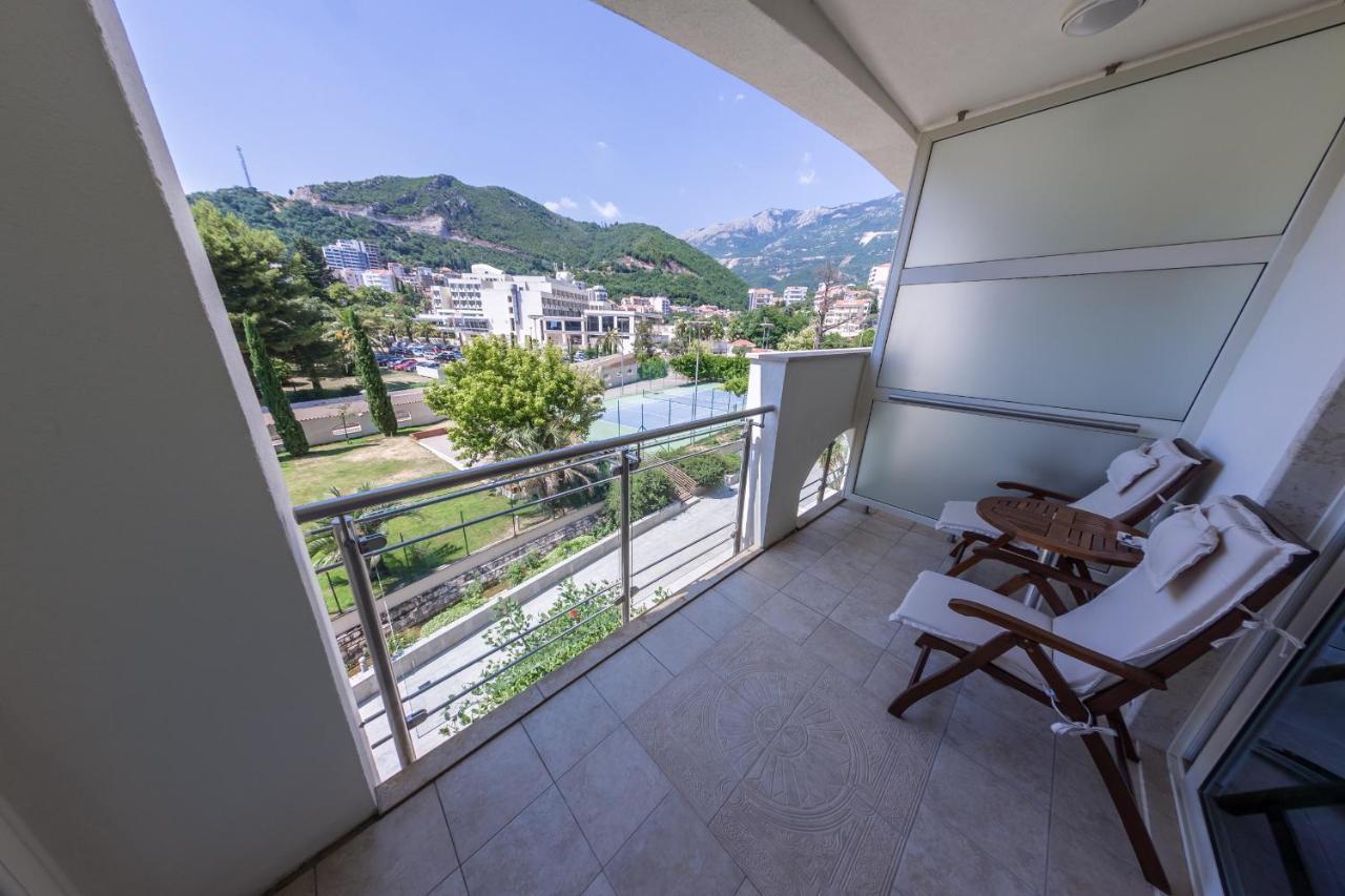 Splendid Conference & Spa Resort Budva Bagian luar foto A balcony