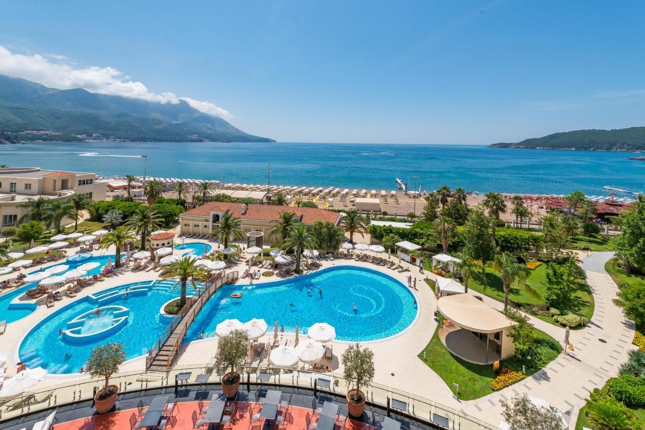 Splendid Conference & Spa Resort Budva Bagian luar foto The swimming pool at the hotel