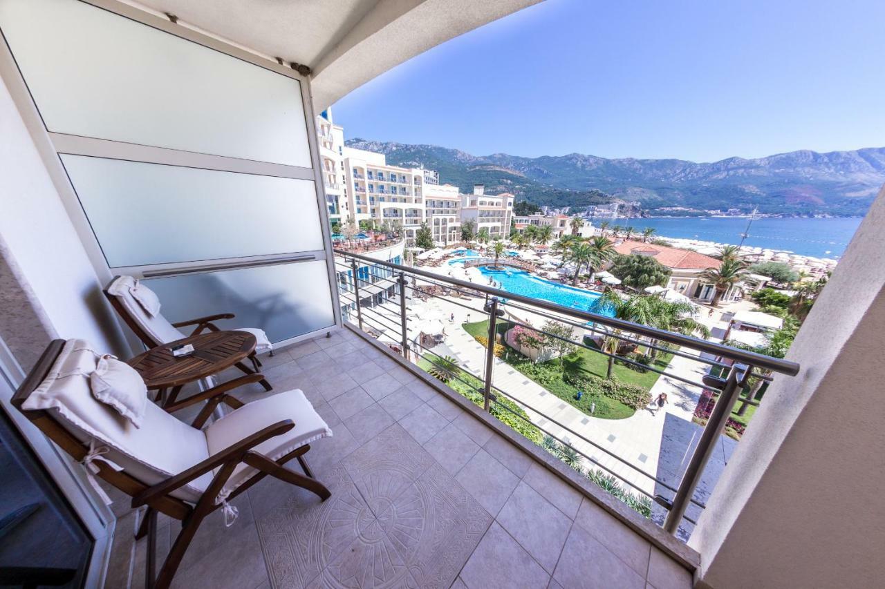 Splendid Conference & Spa Resort Budva Bagian luar foto A balcony