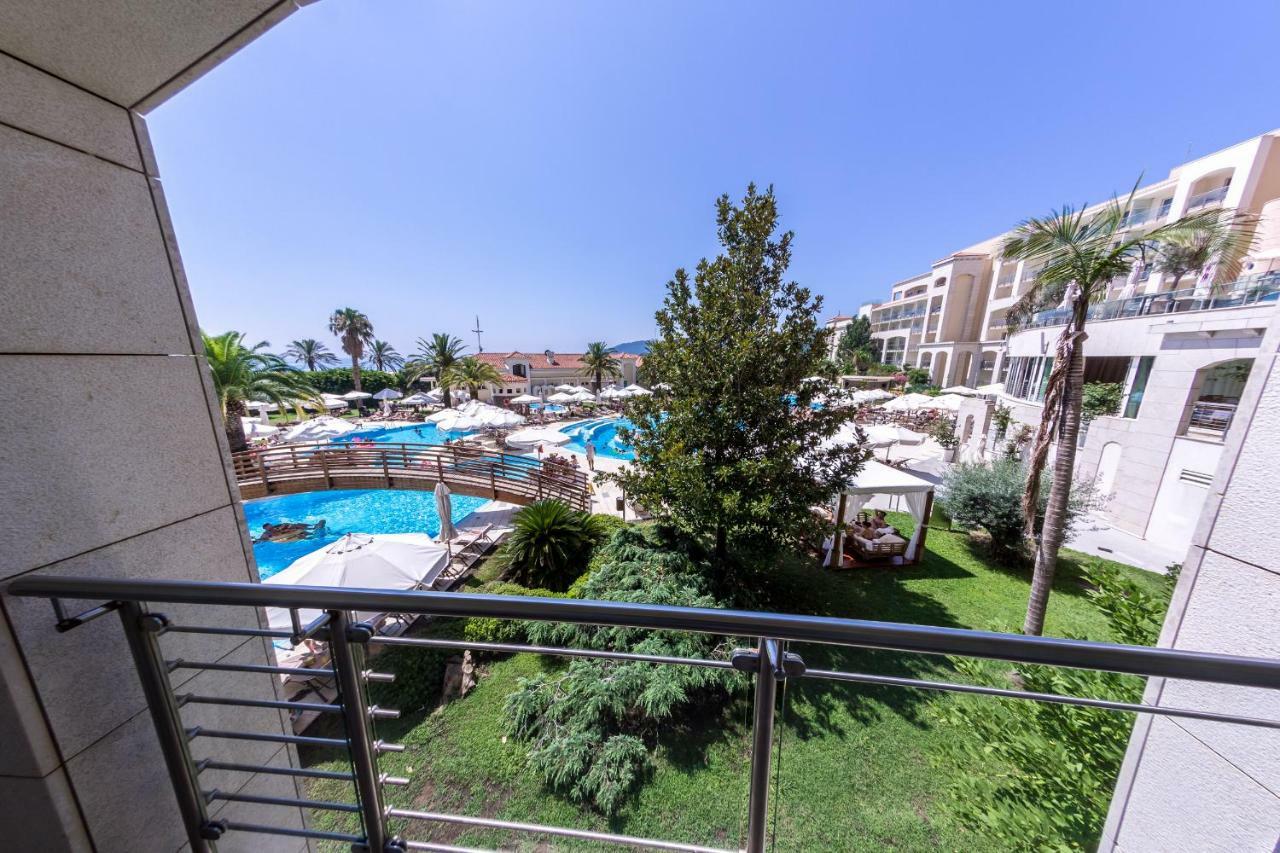 Splendid Conference & Spa Resort Budva Bagian luar foto A view of the hotel