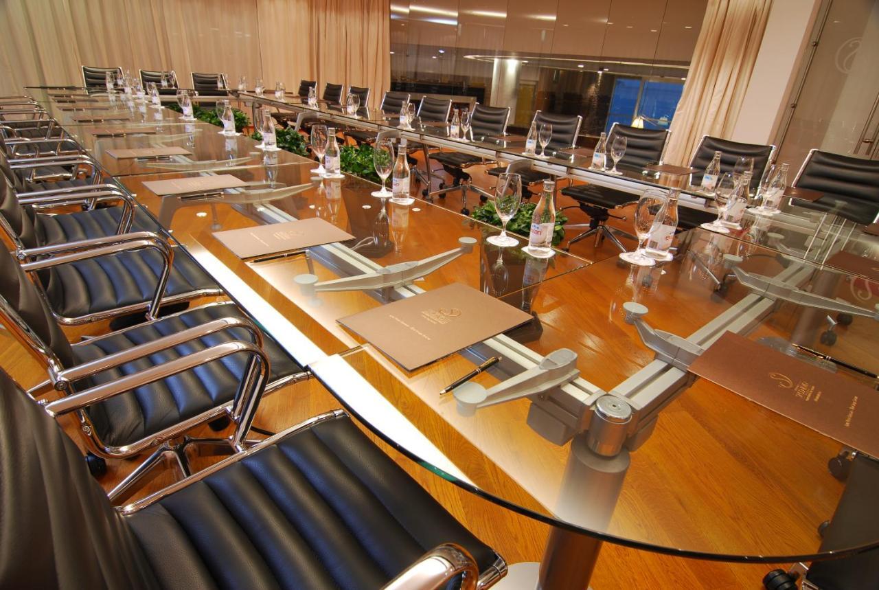 Splendid Conference & Spa Resort Budva Bagian luar foto A meeting room